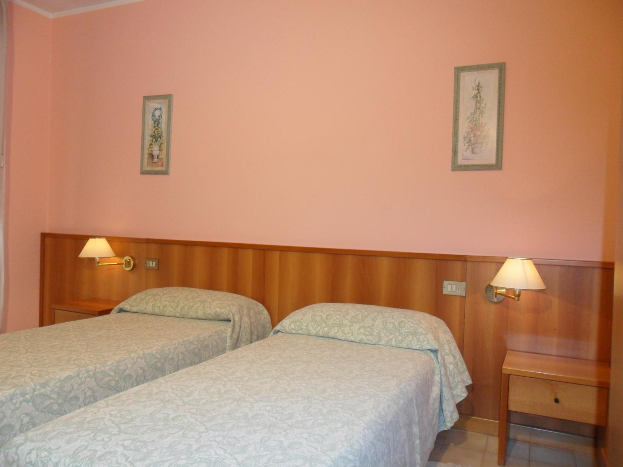 Hotel Ristorante Al Bassanello Басано дел Грапа Екстериор снимка
