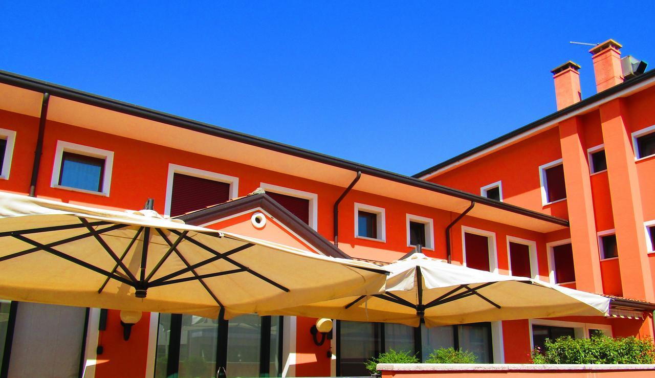 Hotel Ristorante Al Bassanello Басано дел Грапа Екстериор снимка
