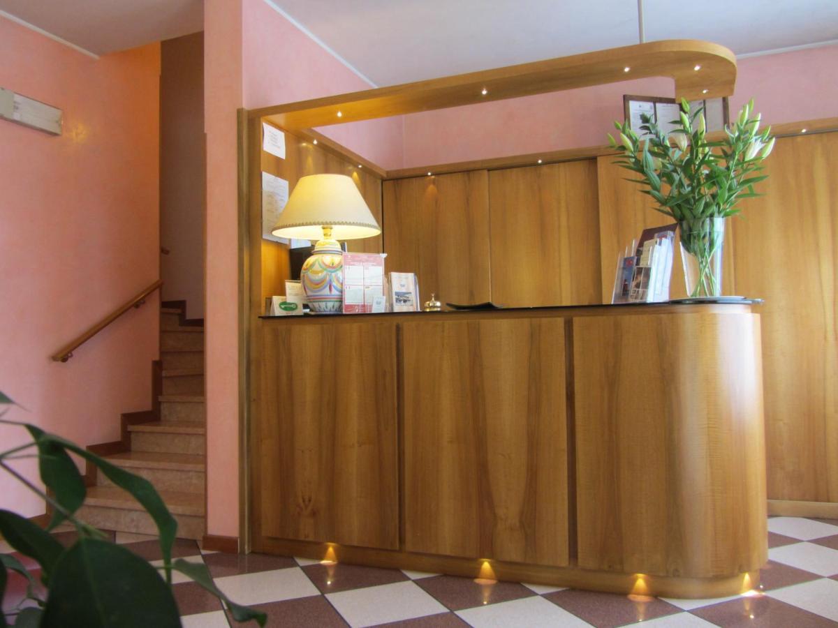 Hotel Ristorante Al Bassanello Басано дел Грапа Екстериор снимка