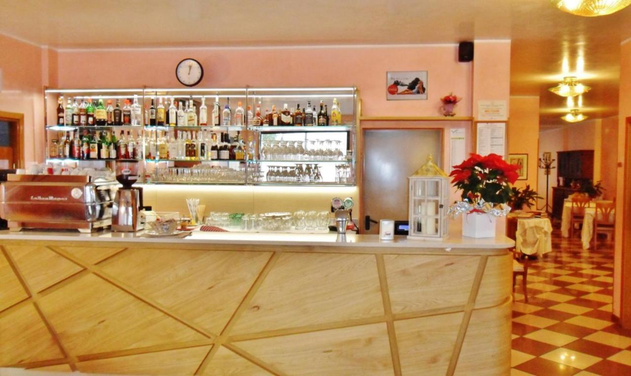 Hotel Ristorante Al Bassanello Басано дел Грапа Екстериор снимка